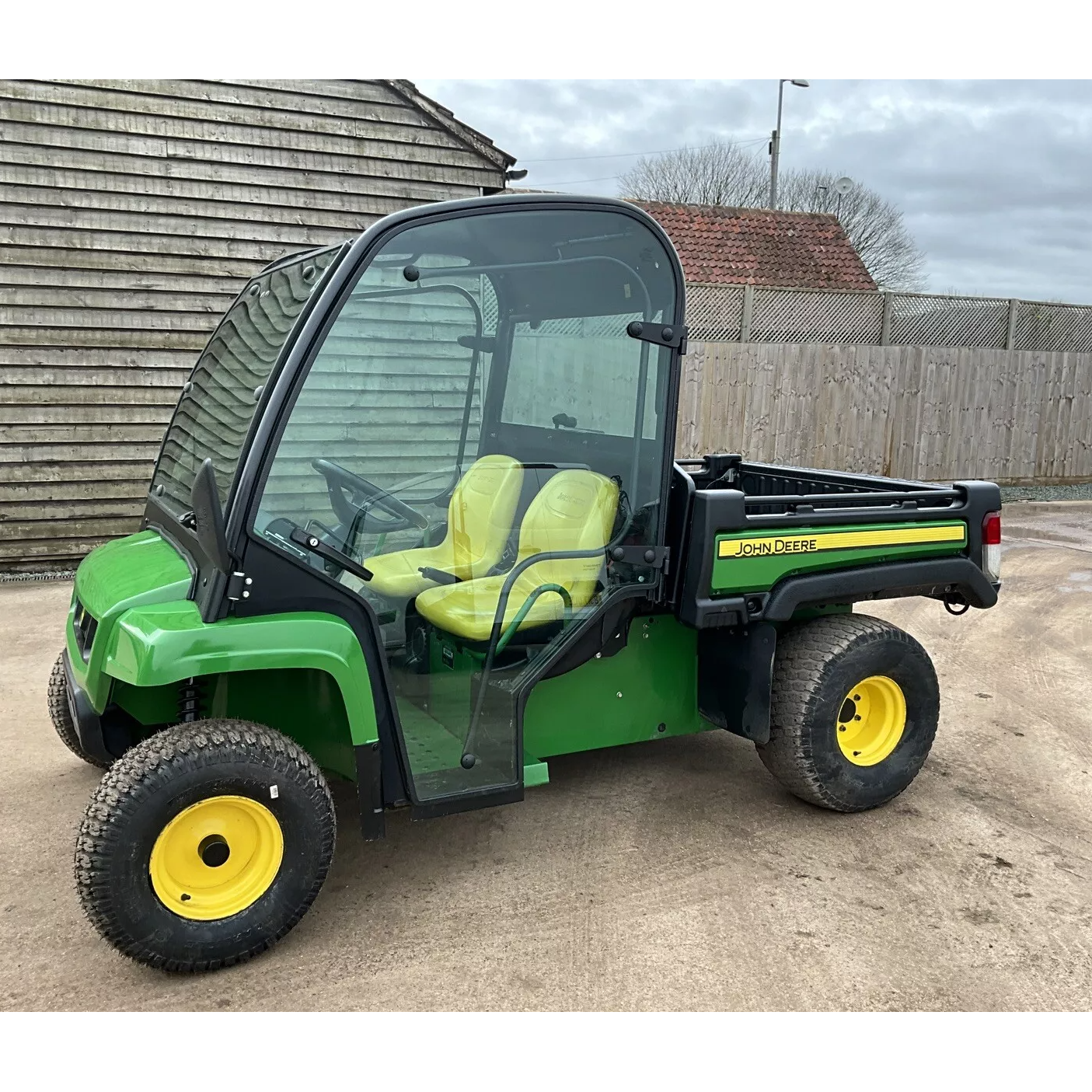 2020 JOHN DEERE 4X2 E GATOR TE ELECTRIC